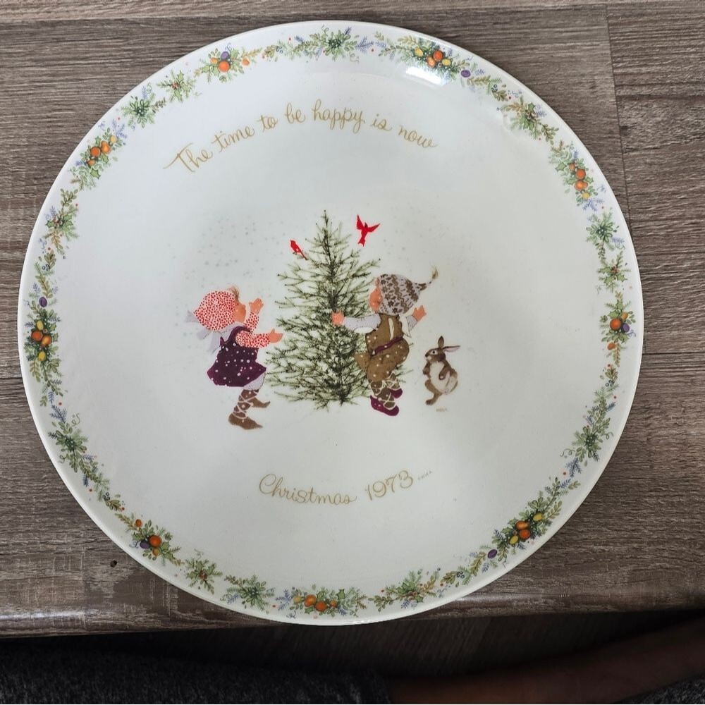 Holly Hobbie christmas plate "Christmas 1973" Commemorative Edition Vintage